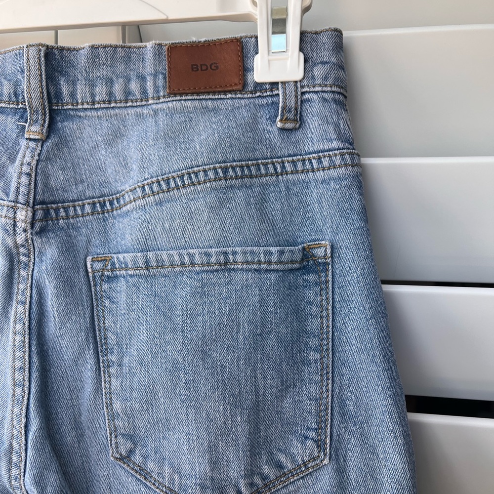 light wash mom jeans